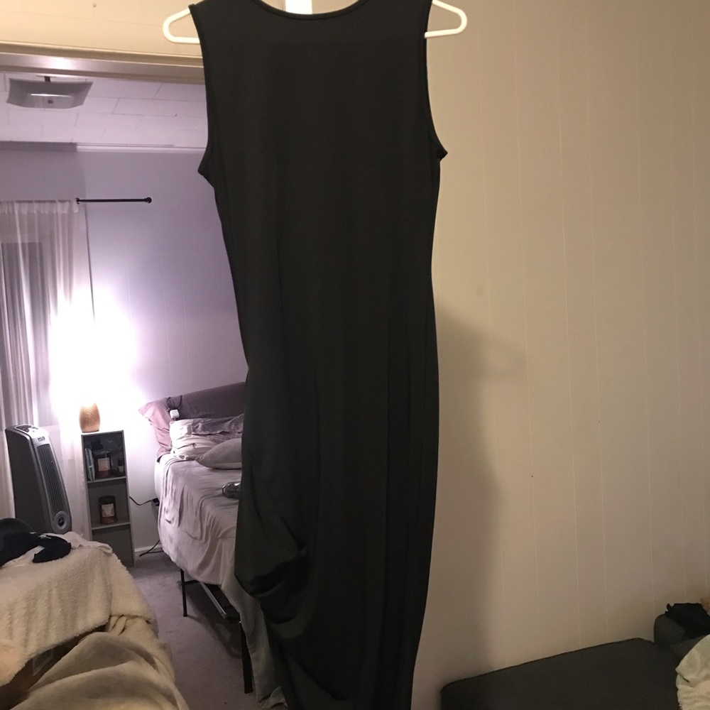 Leg slit dress